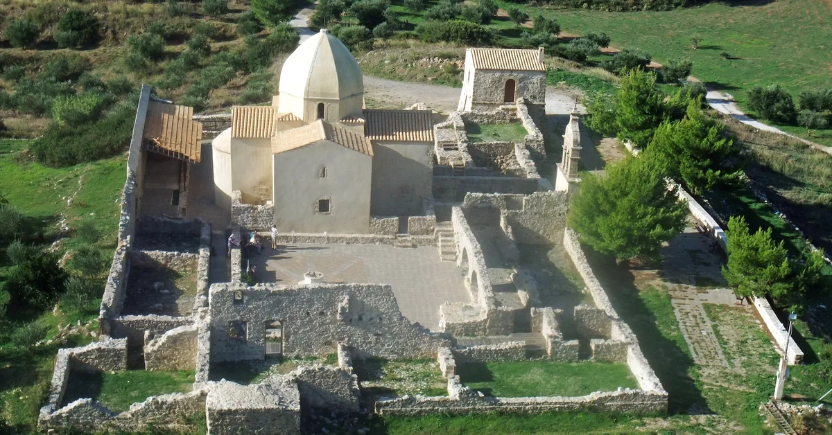 Ruiny klasztoru Panagia Skopiotissa